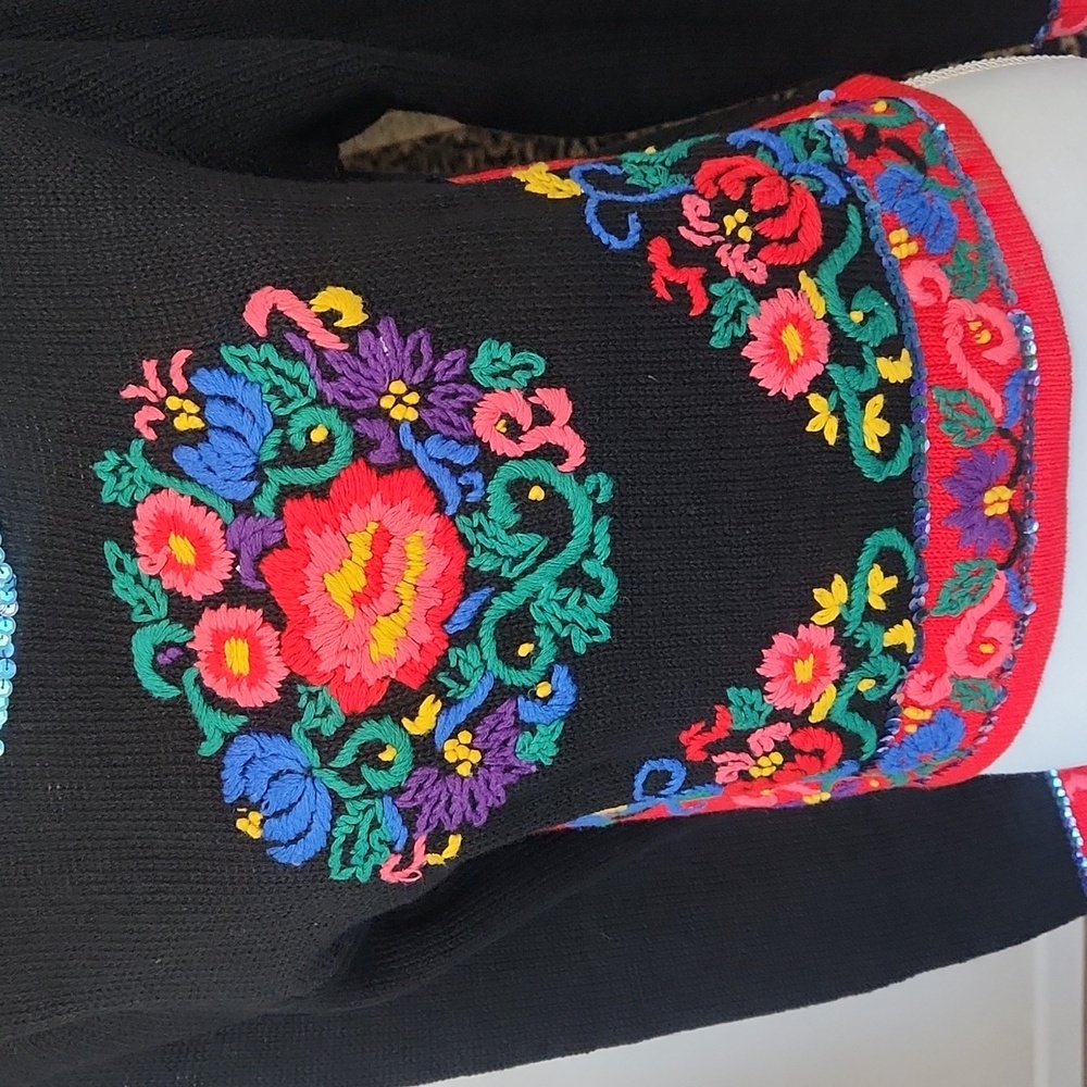 Vintage 90s Embroidered Floral Sweater Retro Black Knit Pullover M - Picture 3 of 14